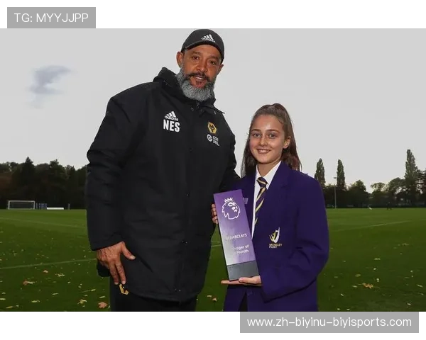 英超教练西装上的小人:探索英超主教练服装细节中的文化寓意 英超教练西装上的小人:探索英超主教练服装细节中的文化寓意